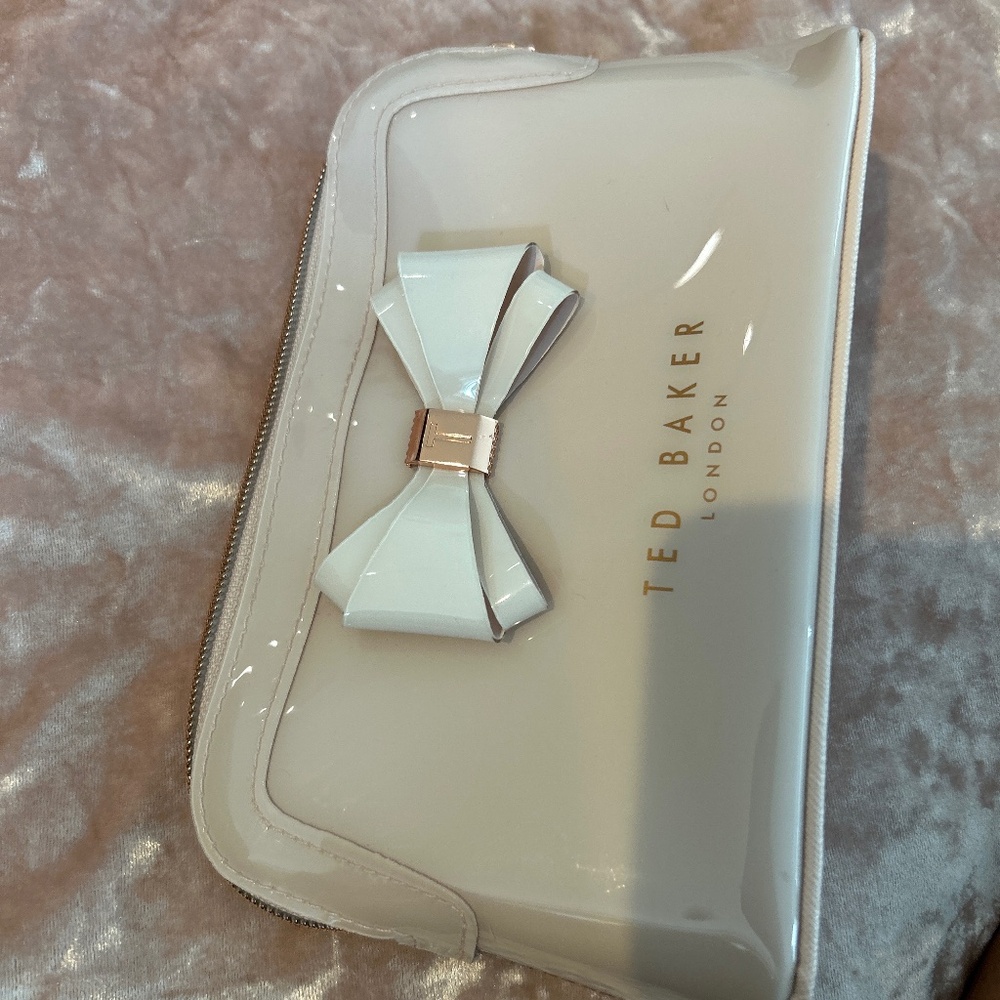 Ted baker toiletry bag